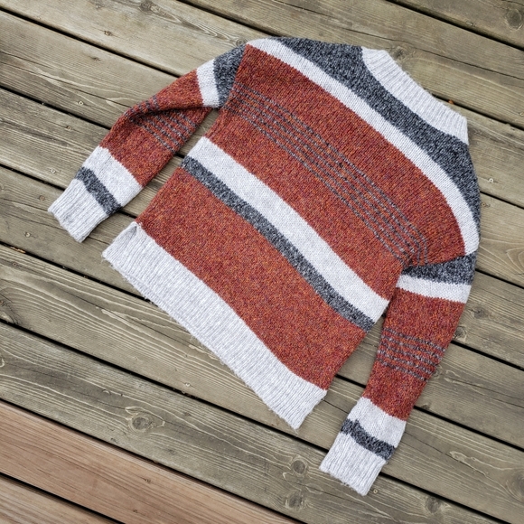 Heartloom | Cecily Sweater - Picture 2 of 5